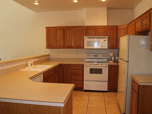 4th image of 2418 N Sequoia Dr