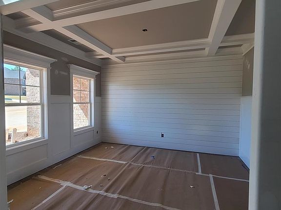 4th image of 504 Thurston St