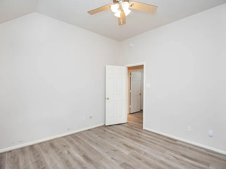 2710 Falcon Knoll Ln — Photo 26