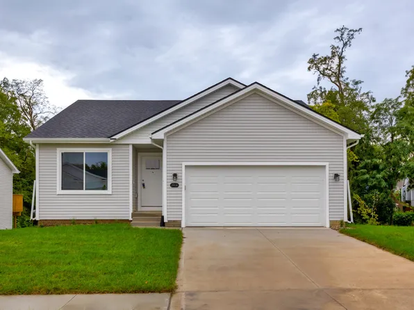 2908 River Ridge Rd, Des Moines, IA 50320