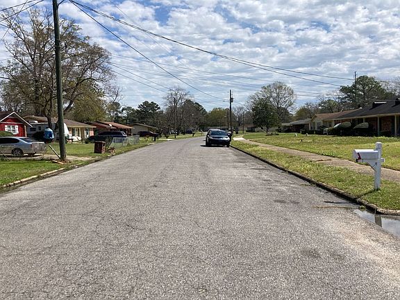 4th image of 841 Leicester Dr