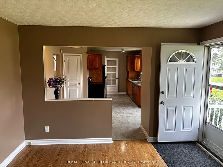 3013 Johnston Ave — Photo 3