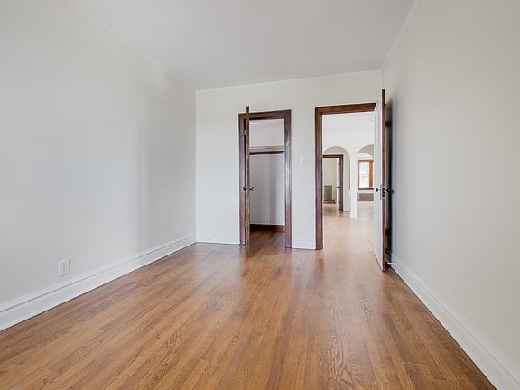 3rd image of 3330 N Claremont Ave #2