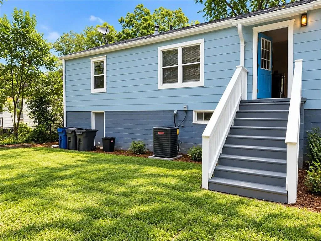 3 bed, 1.0 bath, 1134 sqft, $1,750 — Photo 3