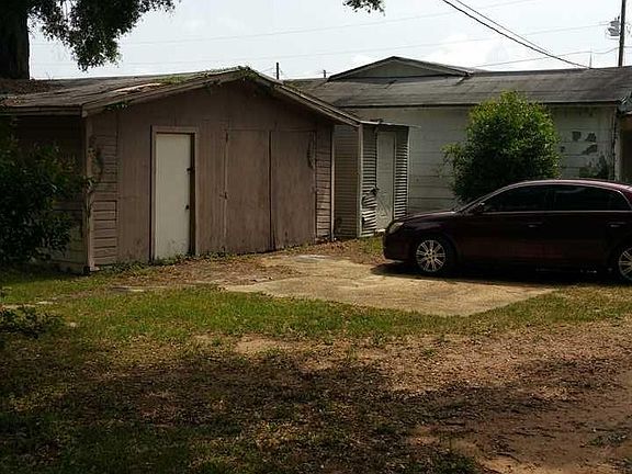 5th image of 801 1/2 W Cross St