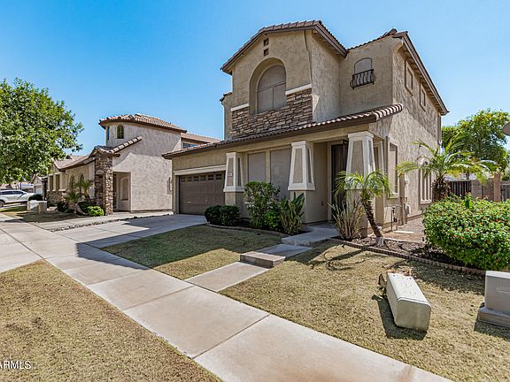 3rd image of 1813 E DONNER Drive