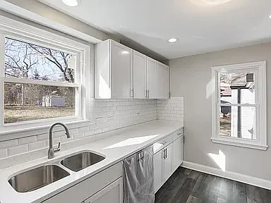 841 S Jackson St — Photo 7