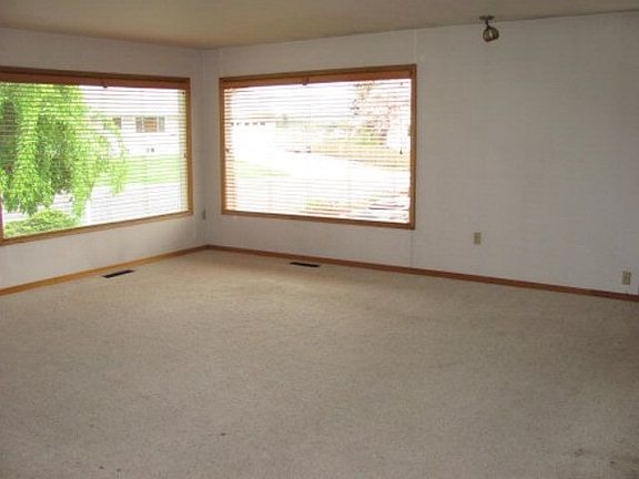 3rd image of 903 Frazier Dr