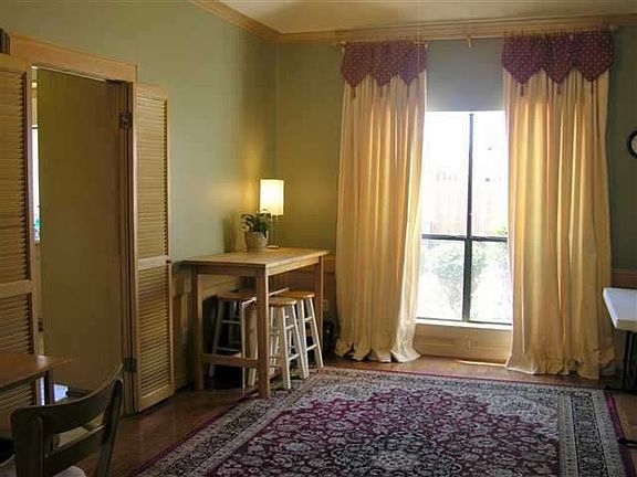 3rd image of 4755 Elmhurst Dr