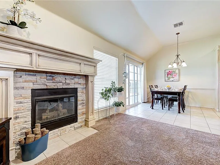 3009 Elmo Way — Photo 3