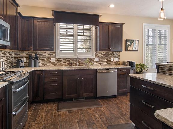 4th image of 86 Wildwood Meadows Dr