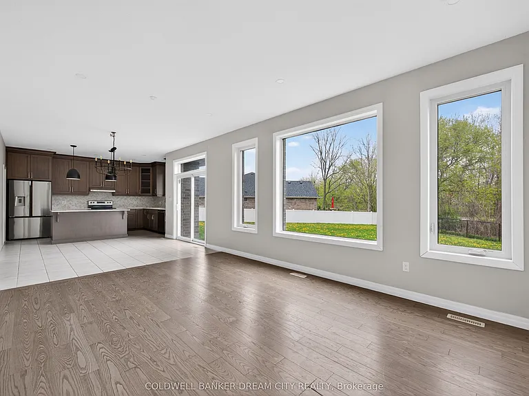 98 Livingston Dr — Photo 21