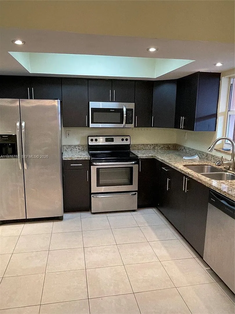 1024 W 79th Street 1024, Hialeah, FL 33014 — Photo 1