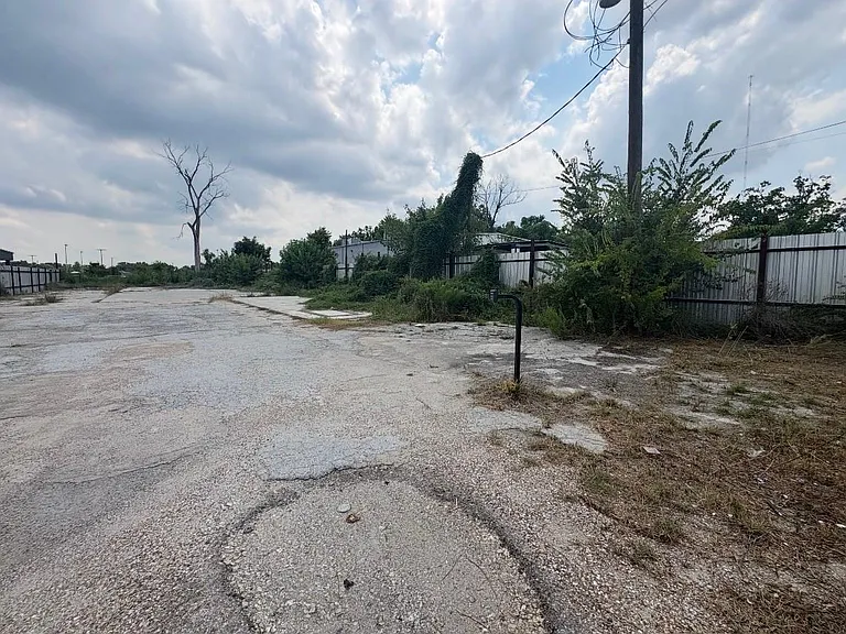 1904 Little York Rd — Photo 2