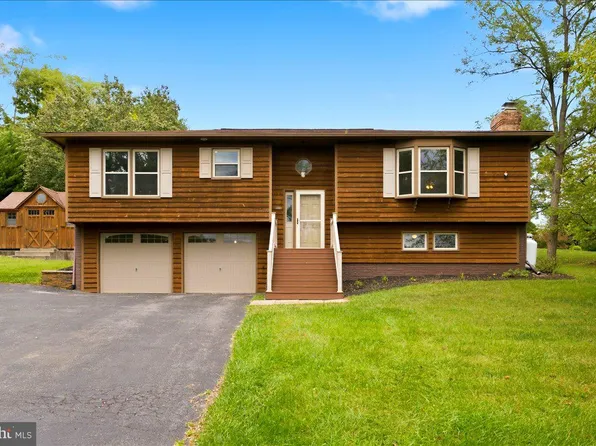 409 Sunset Cir, Cross Junction, VA 22625