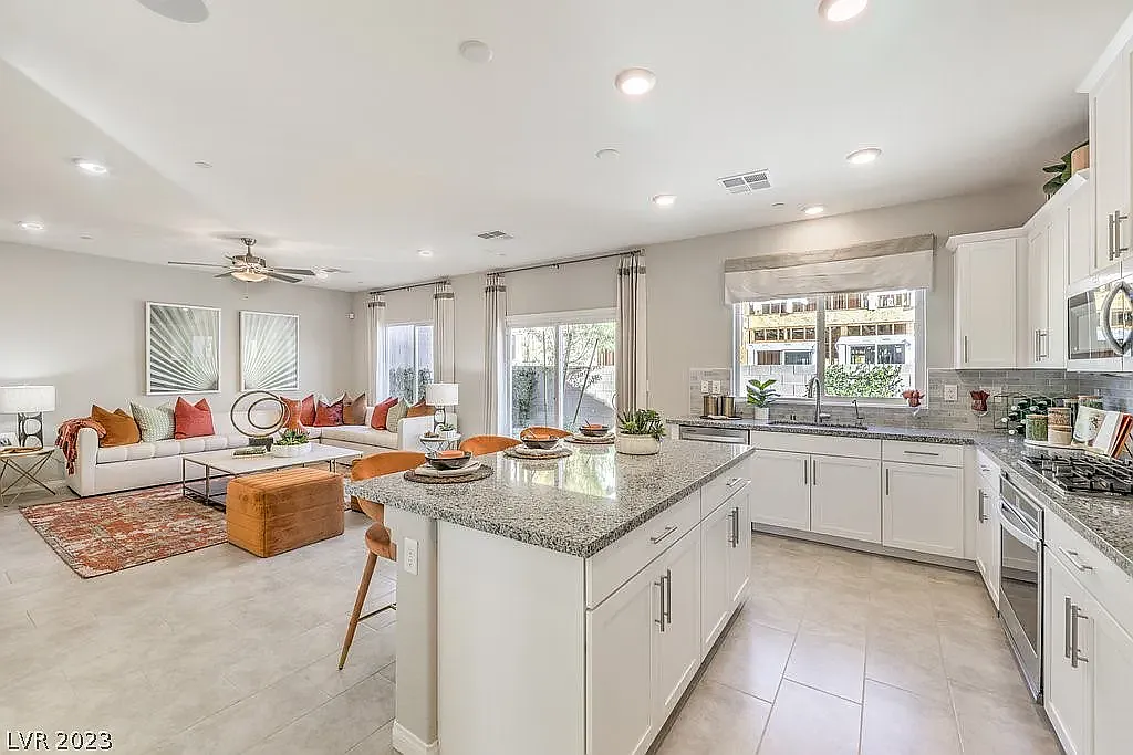 5 bed, 2946 sqft, $2,999 — Photo 4