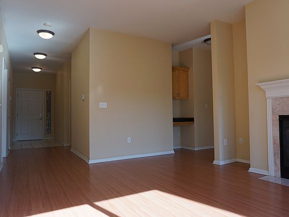 3rd image of 12338 NE 7th Pl #109