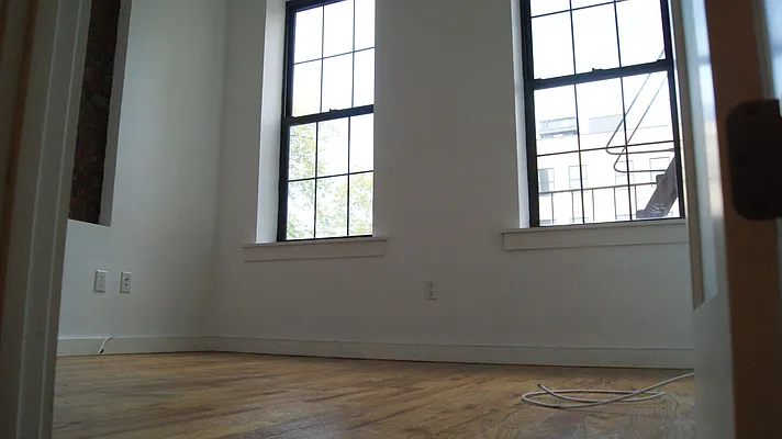 Rented by East Williamsburg Realty Inc | media 51