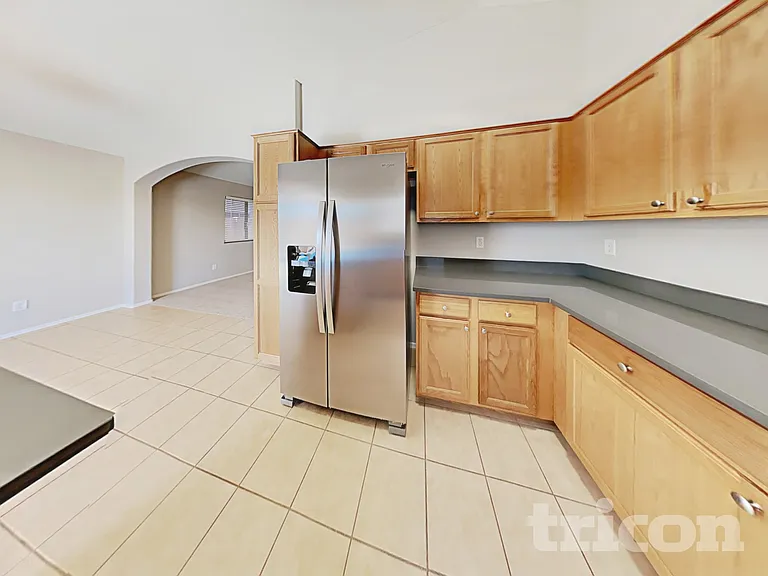 25683 W Saint Kateri Dr — Photo 6