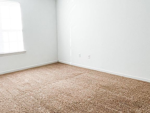 5th image of 209 Mary High Dr