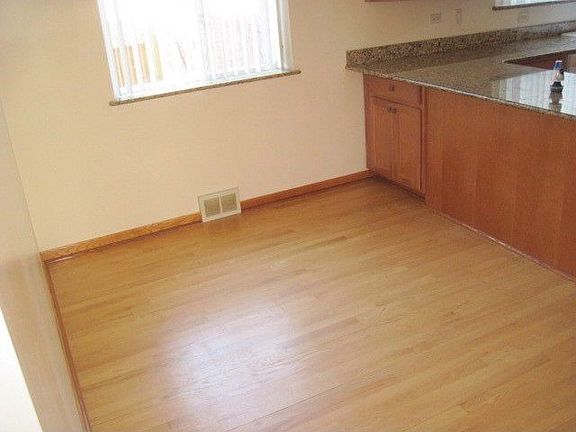 3rd image of 2615 Park Ave