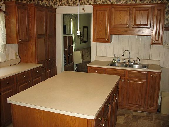 3rd image of 1806 E County Road 350 N