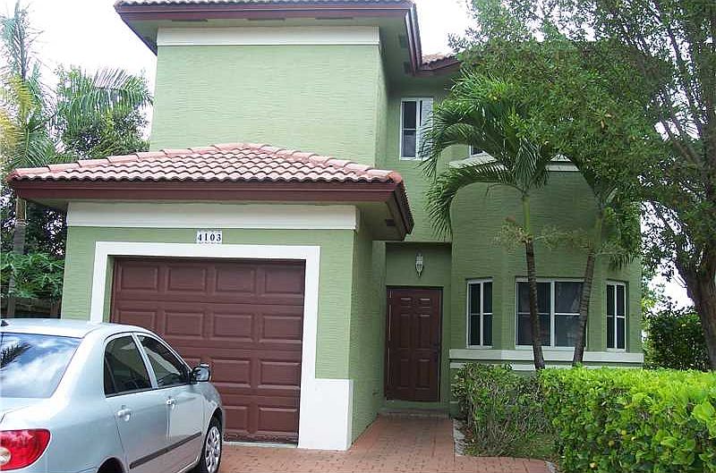 2nd image of 4103 NE 25th Ct