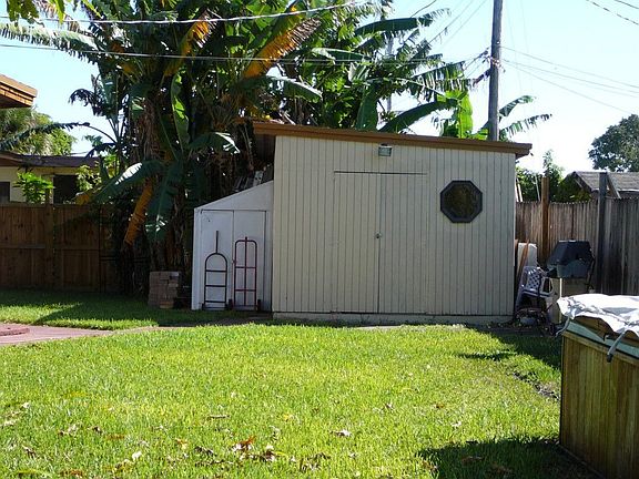 Storage building (12'x20')