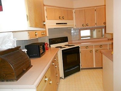 2nd image of 544 W Bay Ct