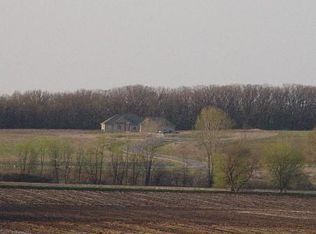 414 Coyote Trl, Burlington, WI 53105