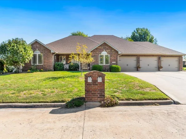 1450 S Hedgewood Drive, Bolivar, MO 65613