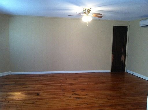 3rd image of 830 Maplehurst Ct APT 29