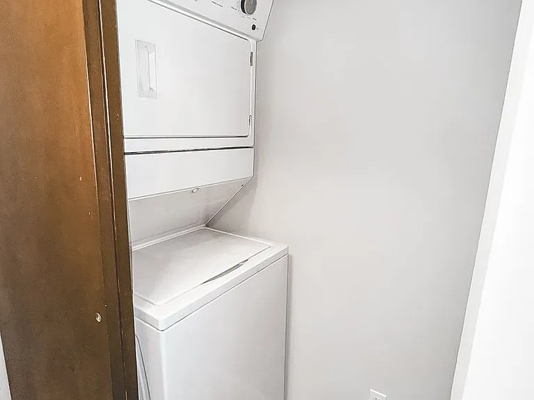 The Groves Apartments — Photo 35