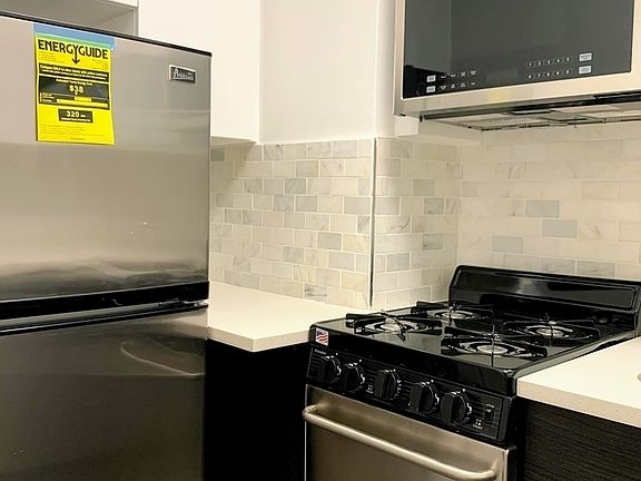 4th image of 145 E 27th St APT 6D