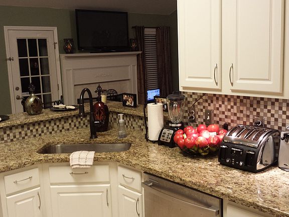 5th image of 2295 Shady Oaks Dr