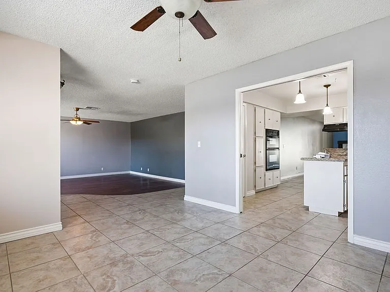 4561 Paseo El Rio Dr — Photo 7