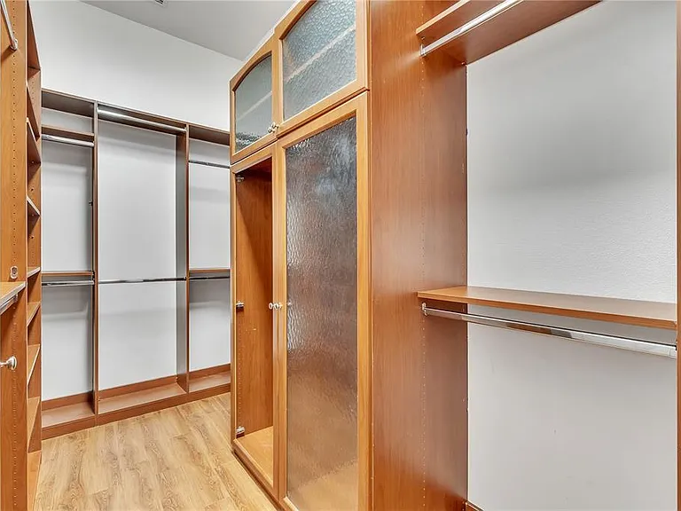 11538 Delwick Dr — Photo 18