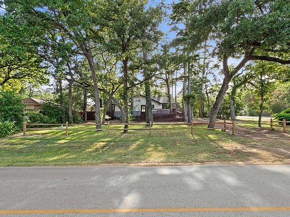 2nd image of 414 Hideaway Ln E