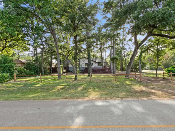 414 Hideaway Ln E, Hideaway, TX 75771