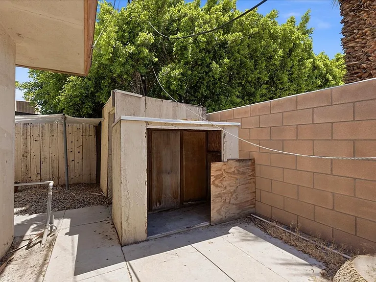 511 S. Desert View Drive — Photo 22