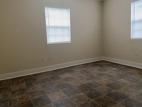 4th image of 2317 Carolina St