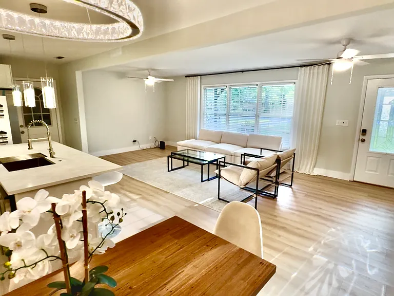 1605 Ivy Dr — Photo 7
