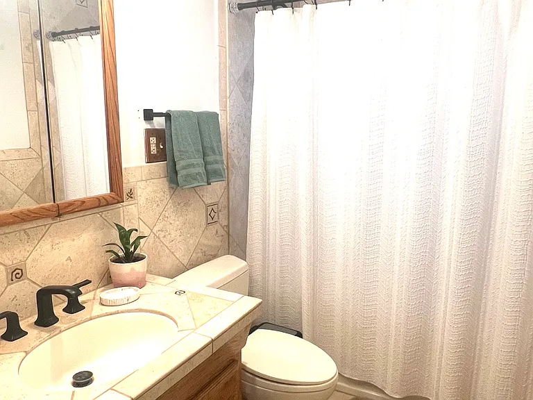 1158 N Santa Rosa Ave — Photo 9
