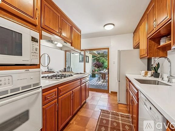 4th image of 7200 Saroni Dr