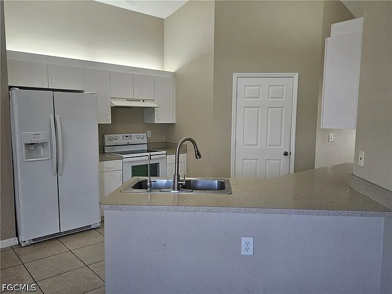 3410 22nd St SW — Photo 6