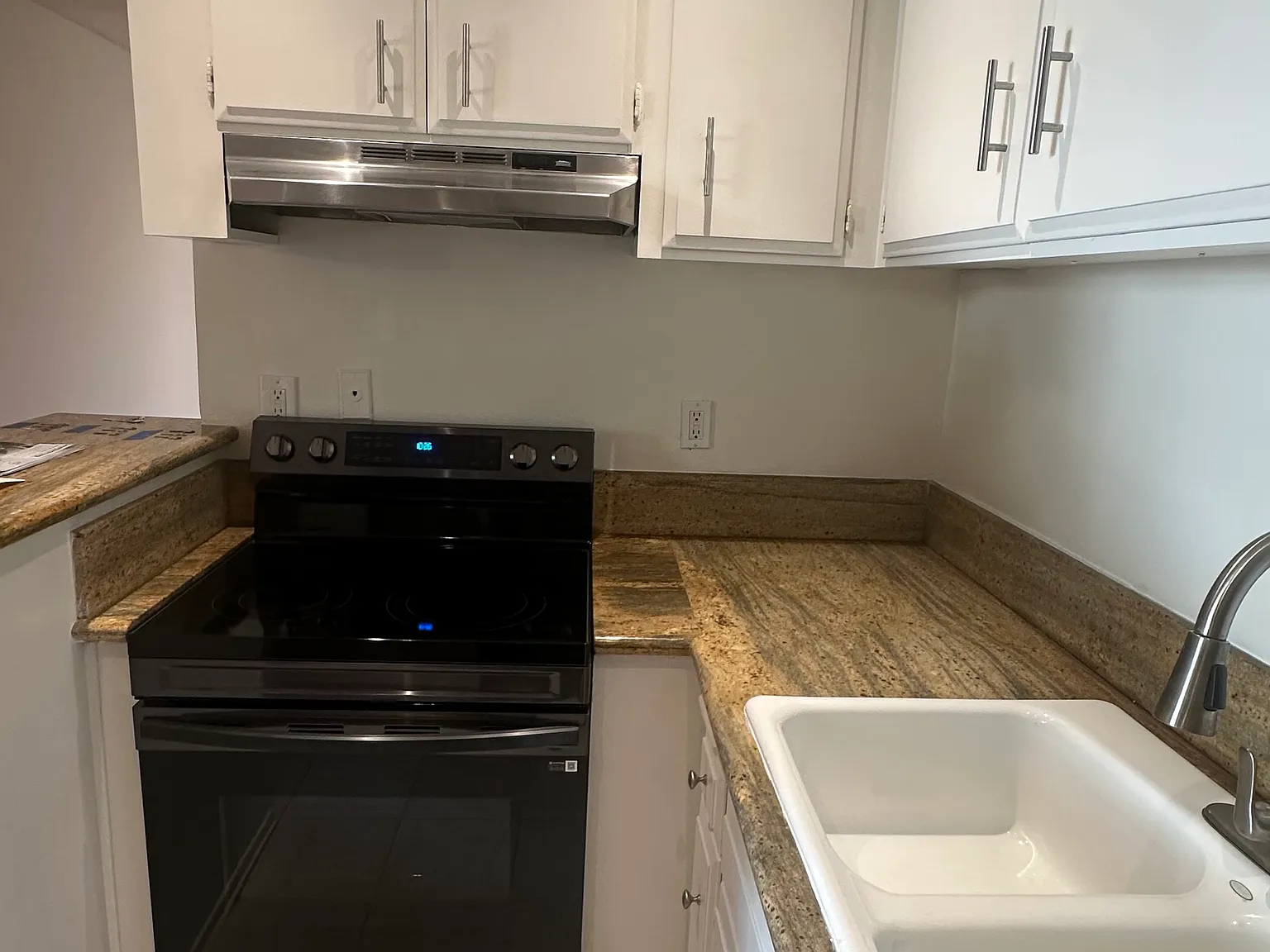 3 bed, 1400 sqft, $4,999 — Photo 3