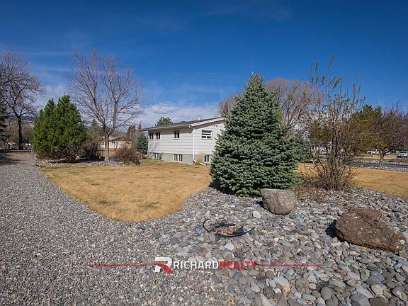 4th image of 1044 Stampede Ave