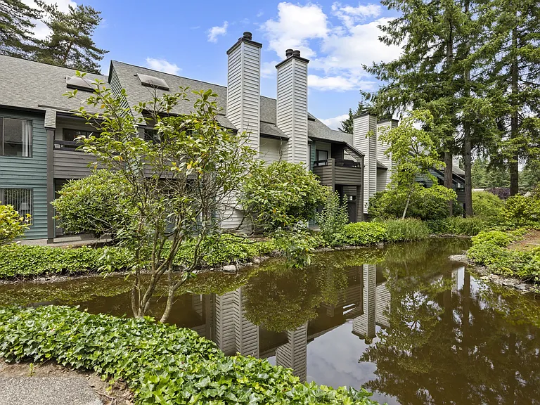 Exterior of The Lakes Apartments in Bellevue, WA 98007