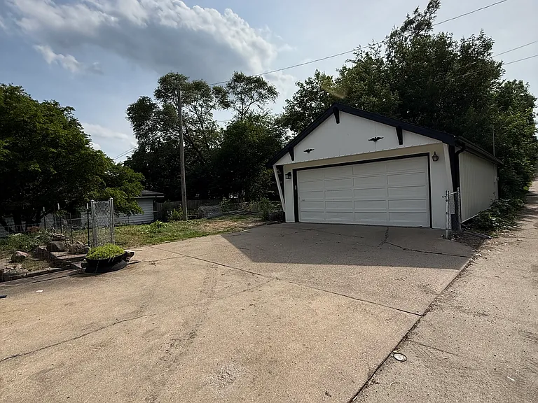 4708 N 45th St — Photo 3
