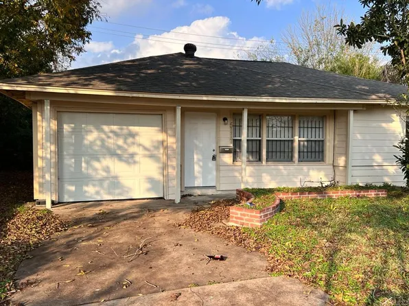 5117 Longmeadow St, Houston, TX 77033